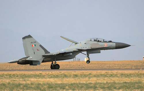 資料圖:印度蘇-30MKI戰(zhàn)斗機 資料圖:印度蘇-30MKI戰(zhàn)斗機