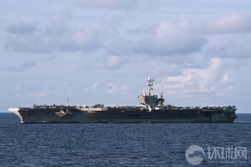 美國海軍華盛頓號航母在南中國海上游弋 美國海軍華盛頓號航母在南中國海上游弋