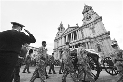 ��D��15������Ӣ���׶��������ʼ��T���ڱ���o(h��)�͡��`�ѡ����_(d��)ʥ���_����������A��l(f��)