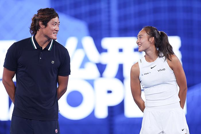 鄭欽文、張之臻現(xiàn)身中網(wǎng)開(kāi)幕式