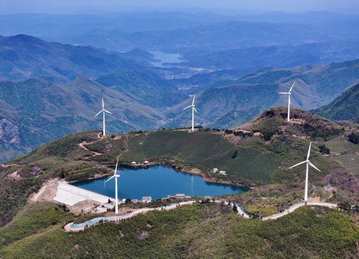 浙江東陽：東白山春意盎然