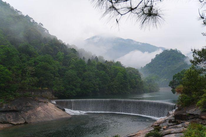 云霧繚繞間遇見(jiàn)水墨丹青武夷山