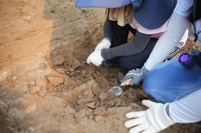 實(shí)拍趙國(guó)第二大城市“柏人城”遺址考古現(xiàn)場(chǎng)