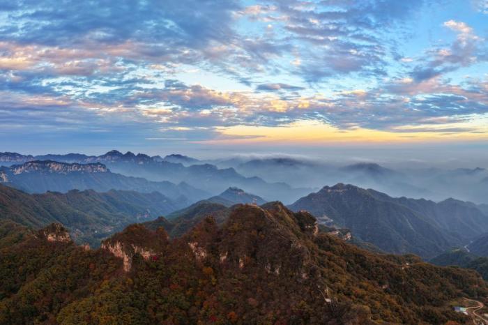 河南濟(jì)源秋色如畫(huà)