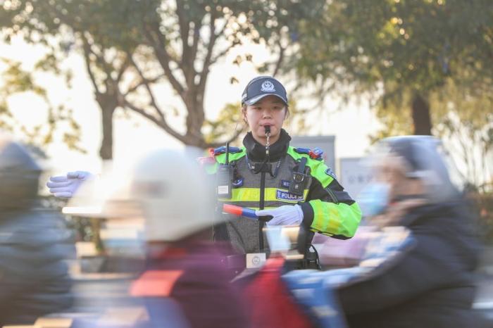 “飛燕”巡城剛?cè)岵刈o街巷暢通