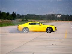 ��܇(ch��)֮�� �M(j��n)��ѩ���m ѩ���mcamaro 2010�� 2ss