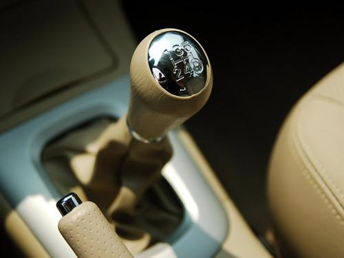 ���\�ɿ�����F֮����15�f����SUV���] 