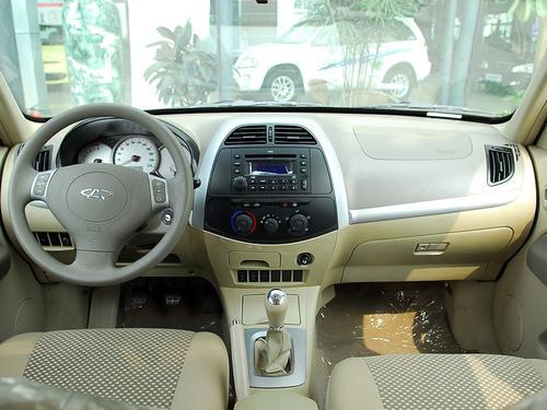 ���\�ɿ�����F֮����15�f����SUV���] 