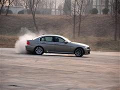 汽車之家 華晨寶馬 寶馬3系 09款 325i豪華型