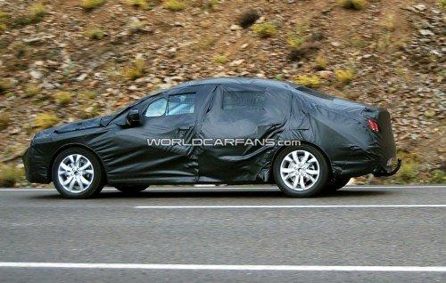 明年海外首發(fā) 標致408路試諜照首次曝光 汽車之家 明年海外首發(fā) 標致408路試諜照首次曝光 汽車之家