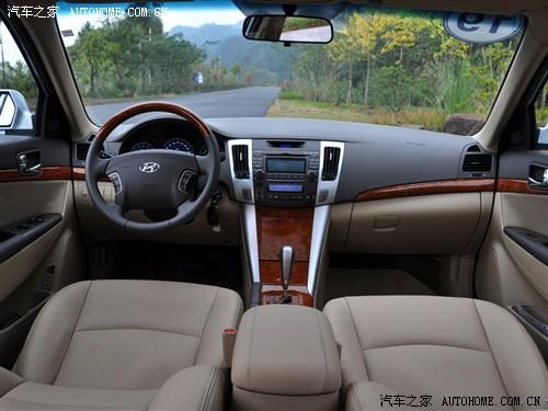 汽車之家 北京現(xiàn)代 sonata·領(lǐng)翔 09款 2.0 dlx at