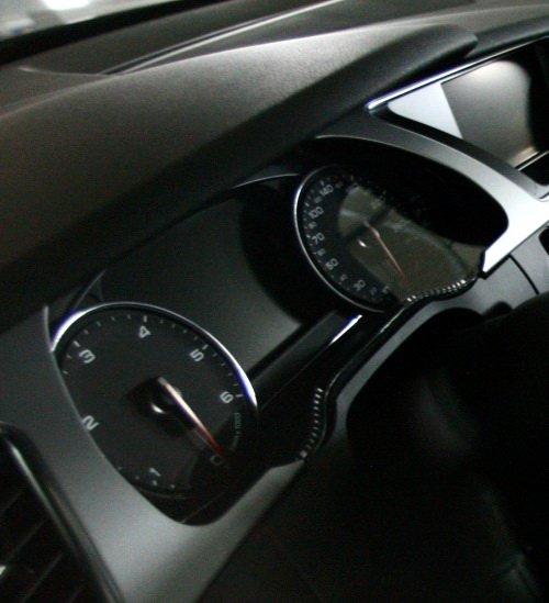 告別實(shí)木裝飾 全新奧迪A8中控首次曝光 汽車之家 告別實(shí)木裝飾 全新奧迪A8中控首次曝光 汽車之家