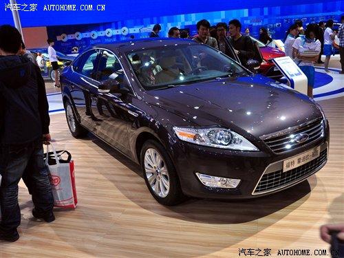 變?cè)谀睦?車展實(shí)拍2010款蒙迪歐-致勝 汽車之家 變?cè)谀睦?車展實(shí)拍2010款蒙迪歐-致勝 汽車之家