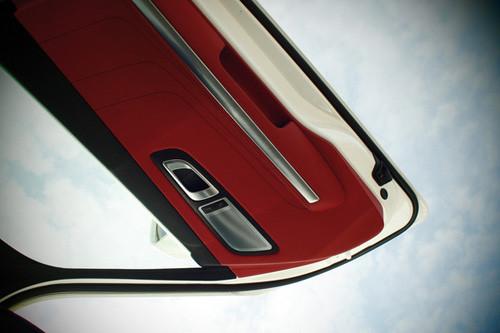 經(jīng)典重現(xiàn) 海外試梅賽德斯-奔馳SLS AMG