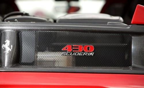 彗星撞地球 奧迪R8單挑法拉利Scuderia