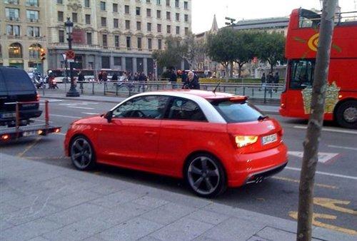 奧迪A1實(shí)車現(xiàn)身 將推出4款不同版本車型 汽車之家 奧迪A1實(shí)車現(xiàn)身 將推出4款不同版本車型 汽車之家