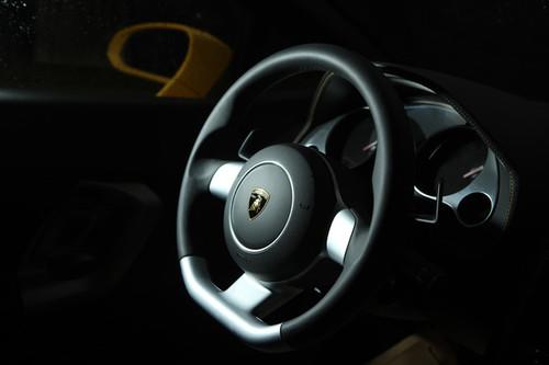 風(fēng)馬牛也相及 對(duì)比試駕法拉利/蘭博基尼