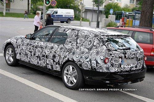 �AӋ2012�ꆖ�� ���R3ϵ���а��ع� ��܇֮��