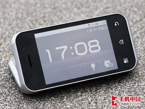 創(chuàng)新還是噱頭 摩托后翻蓋ME600試用記