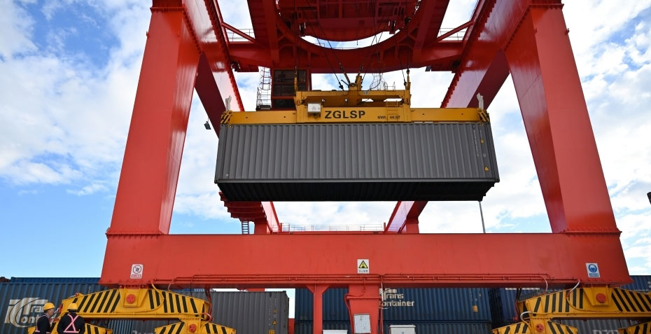 蓬勃十年：貿易暢通連萬里，鋪就繁榮“高速路”