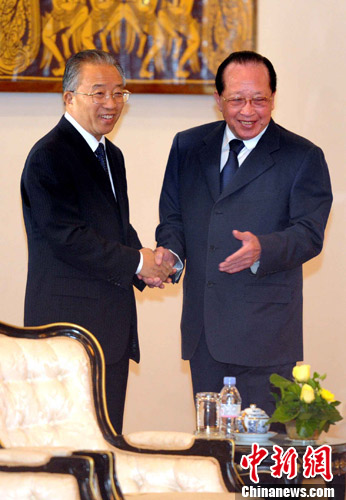 戴秉國(guó)會(huì)見(jiàn)柬埔寨副首相愿中柬友誼長(zhǎng)存