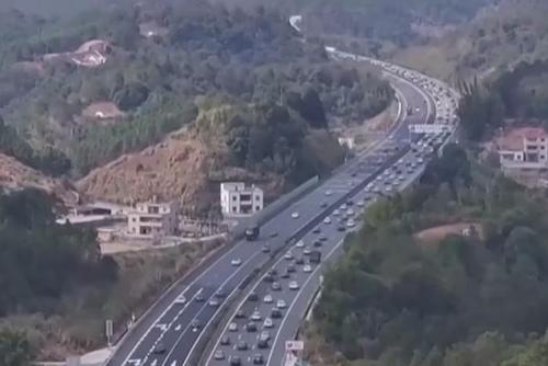 清明假期全國(guó)道路交通總體平穩(wěn)有序