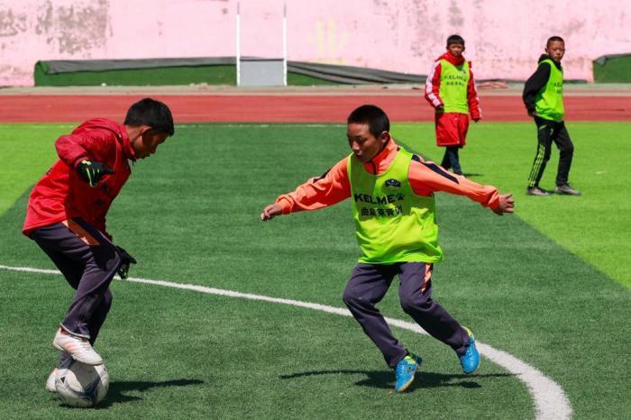 黃河源頭足球青訓(xùn)基地：缺氧不缺熱愛