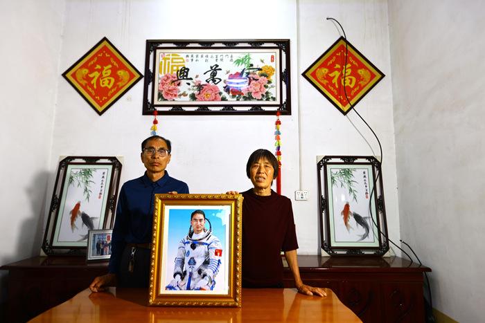 探訪航天員陳中瑞老家：激動(dòng)交織著忙碌