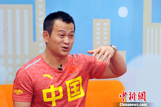 張國(guó)政解說(shuō)舉重成“網(wǎng)紅”笑言只是愛(ài)開玩笑